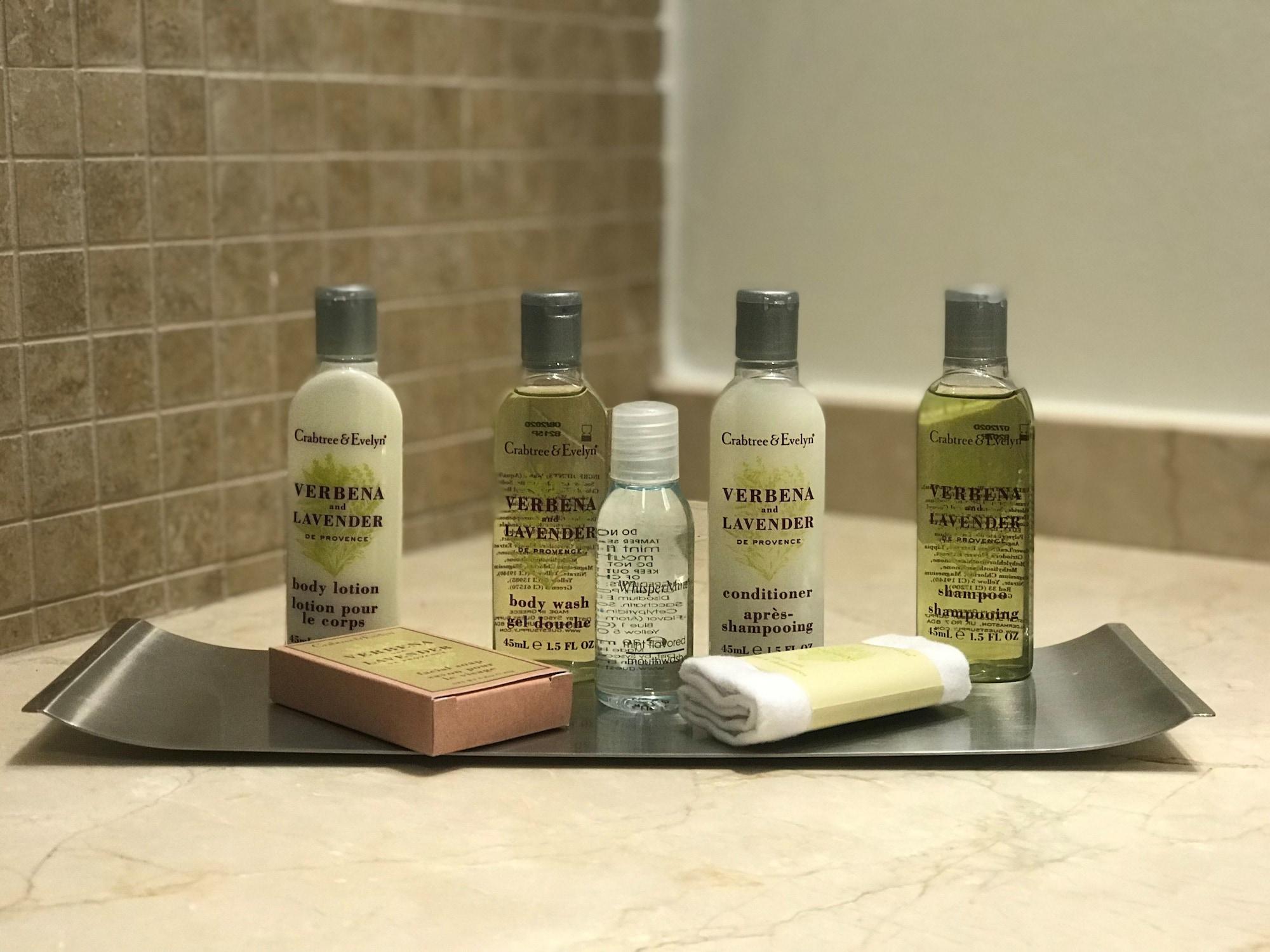 Doubletree By Hilton La Torre Golf Resort Roldán Kültér fotó A selection of toiletries