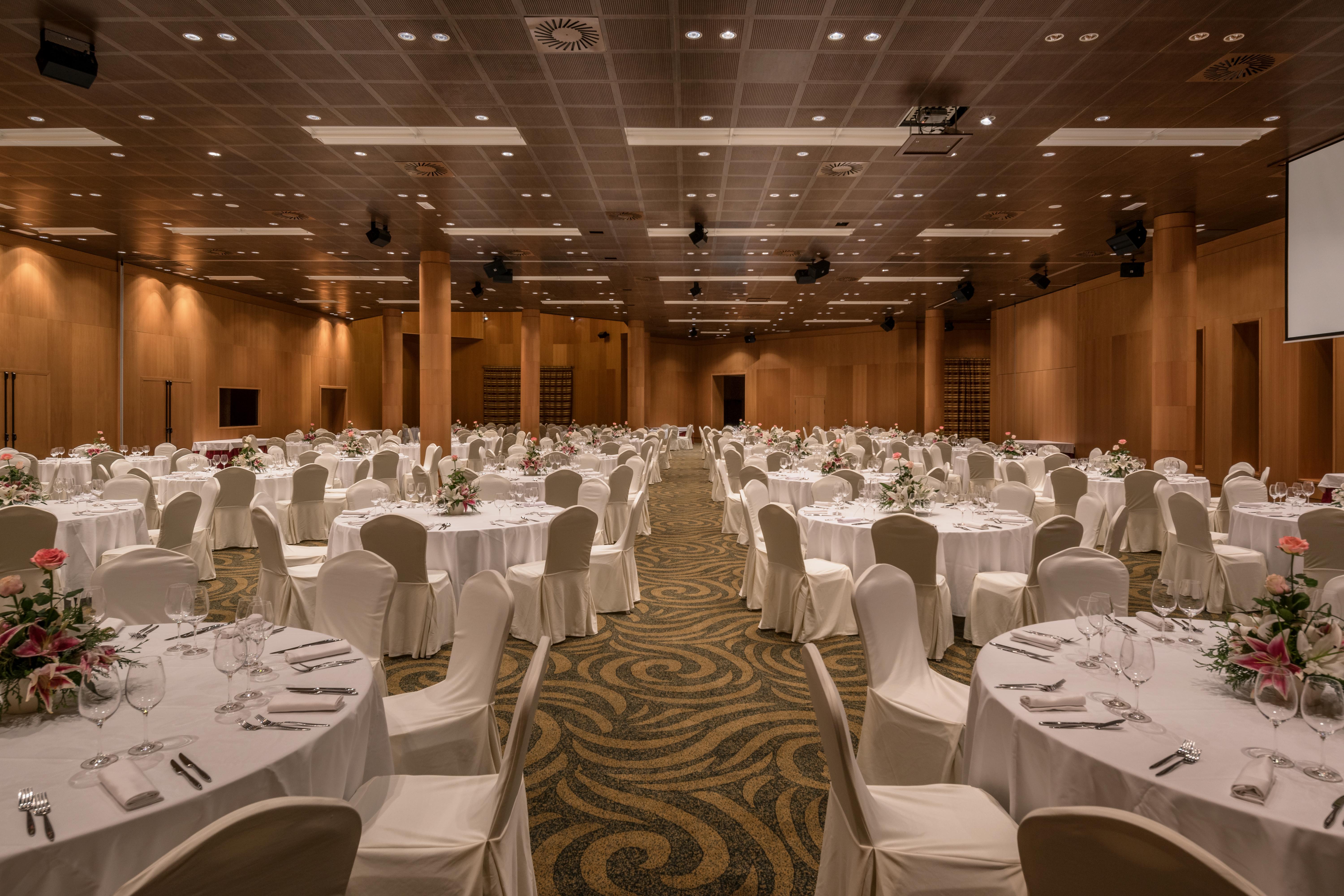 Doubletree By Hilton La Torre Golf Resort Roldán Kültér fotó The Grand Ballroom