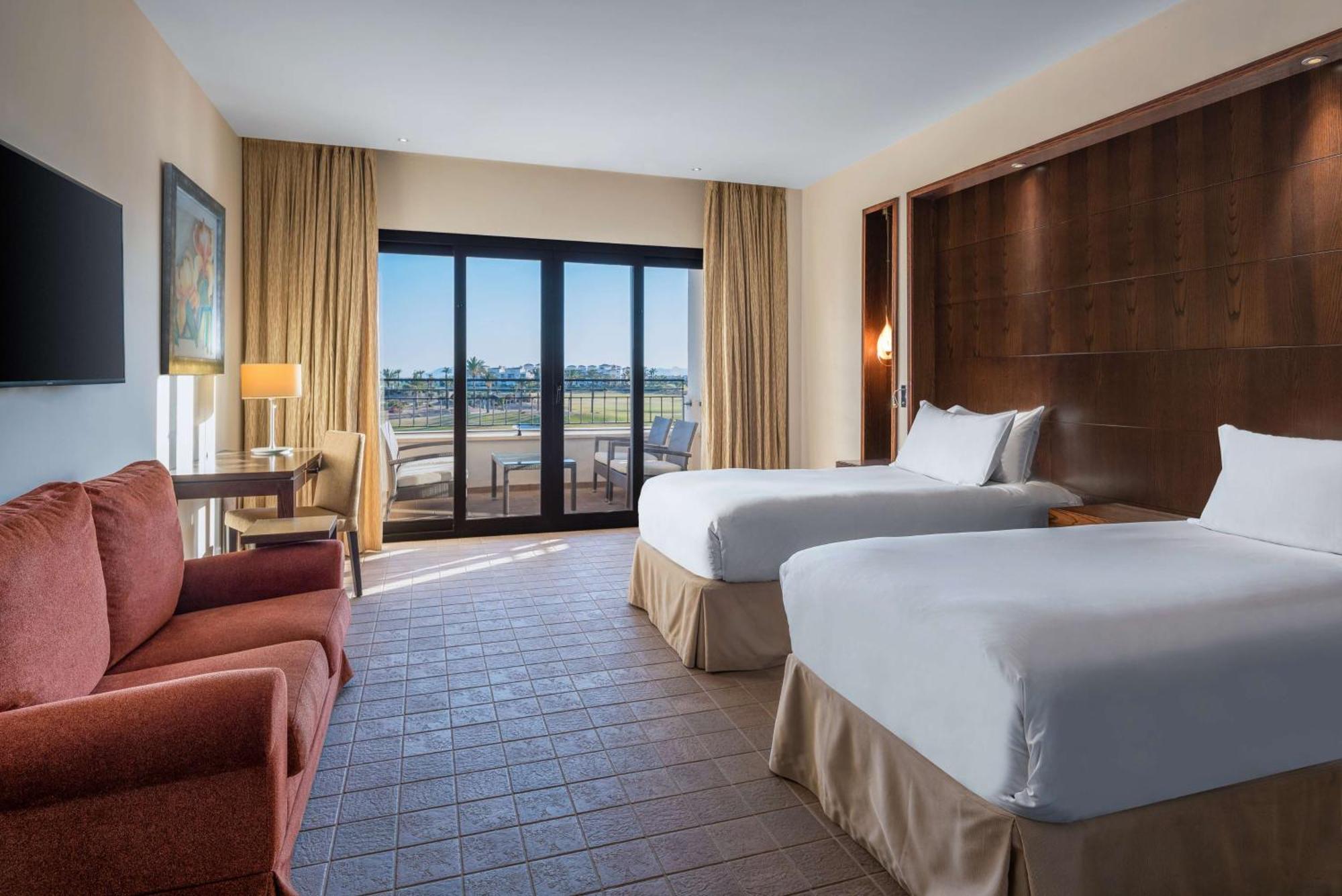 Doubletree By Hilton La Torre Golf Resort Roldán Kültér fotó A guest room at the Hilton San Diego Bayfront