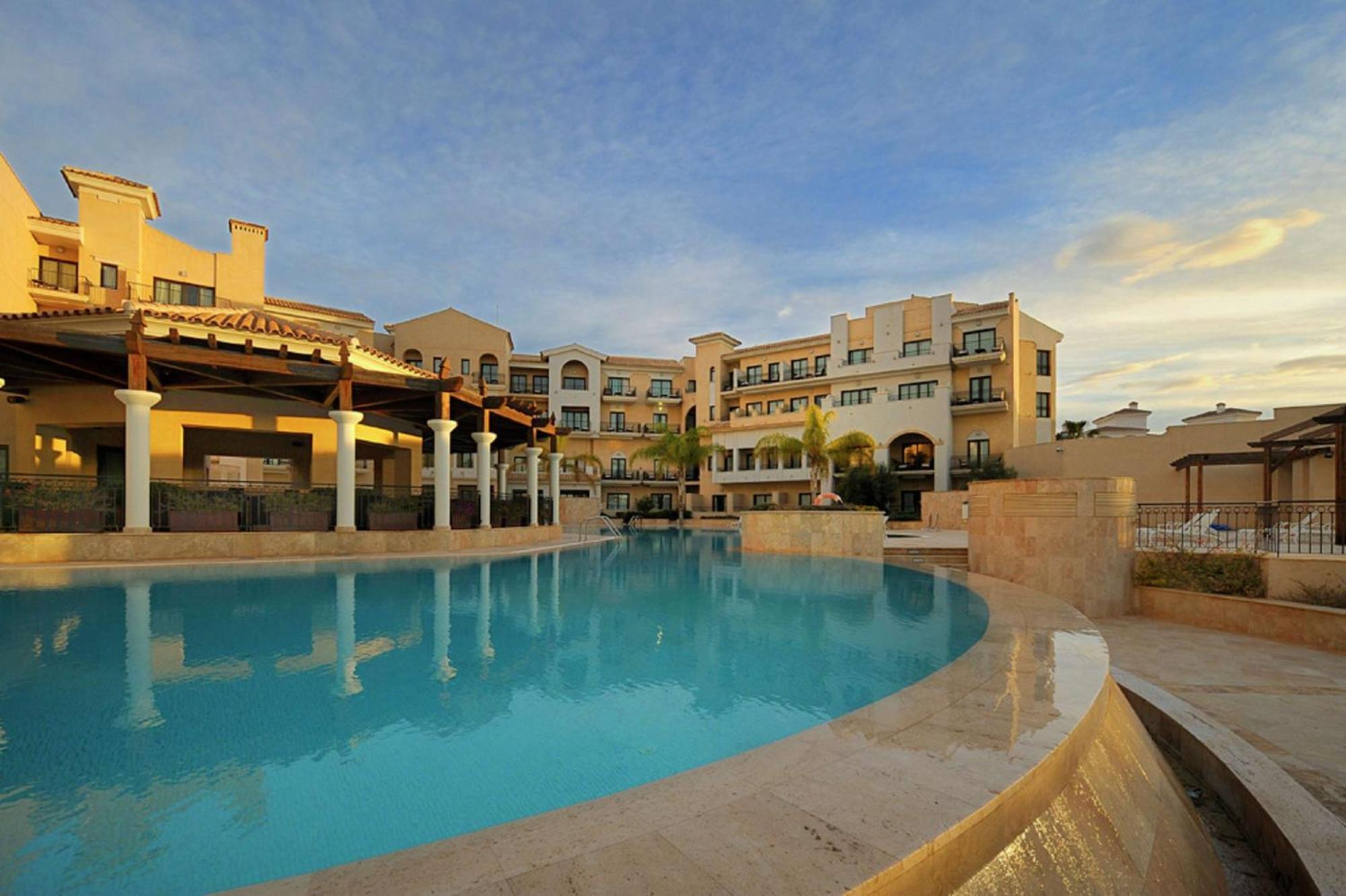 Doubletree By Hilton La Torre Golf Resort Roldán Kültér fotó The Westin La Paloma Resort & Spa