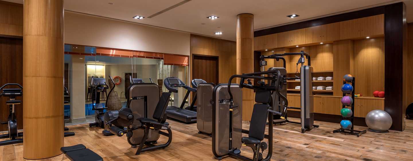 Doubletree By Hilton La Torre Golf Resort Roldán Kültér fotó The gym at the hotel